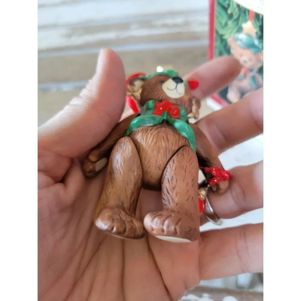 Hallmark gift bearers bear ornament 1999‎ first Xmas tree
